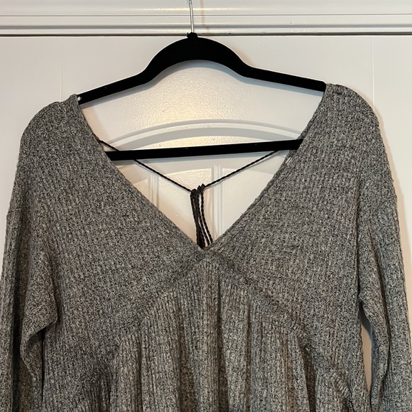 Small Grey Waffle Tie Back Boutique Top - Picture 2 of 5
